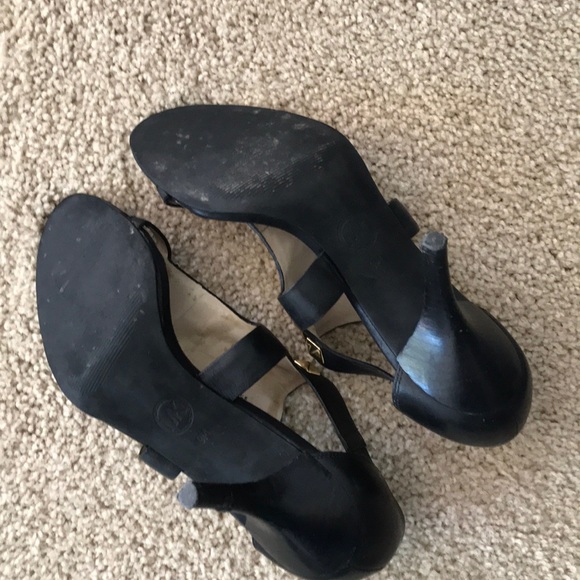 Shoes - Picture 4 of 4